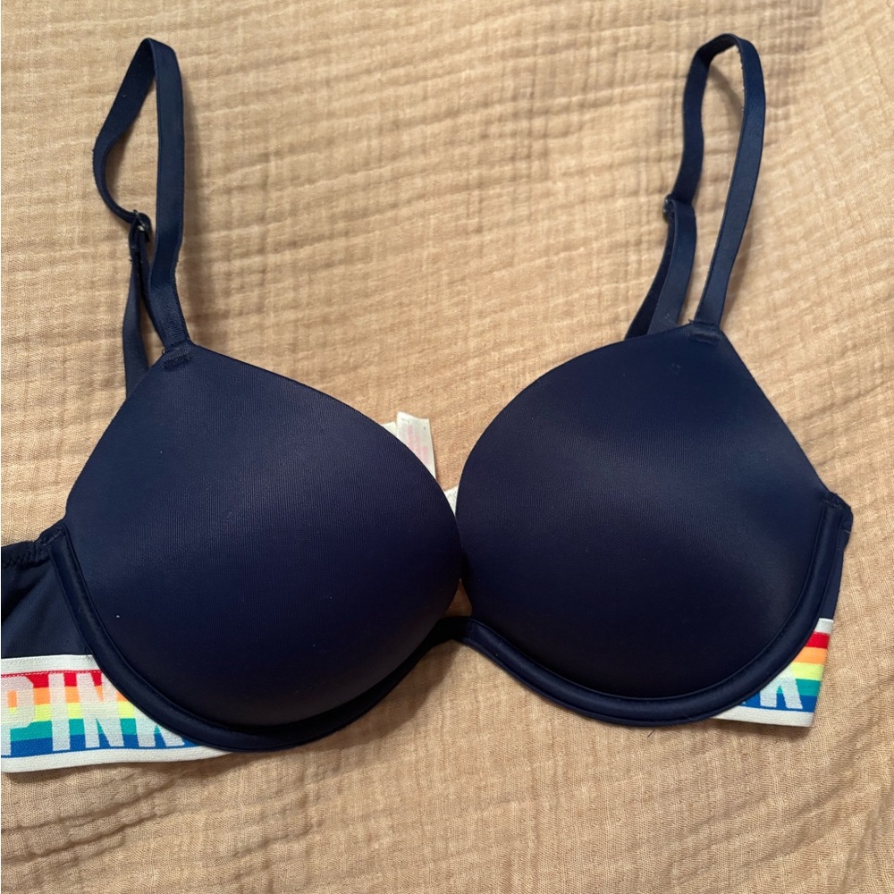 PINK Victoria's Secret Blue T-Shirt Bra with Molded Cups